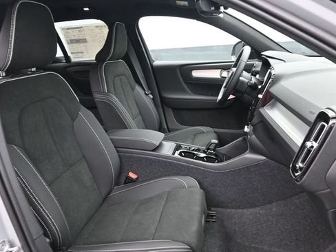 New 2026 Volvo XC40 B5 Ultra w/ Protection Package Premier AWD/4WD image 33