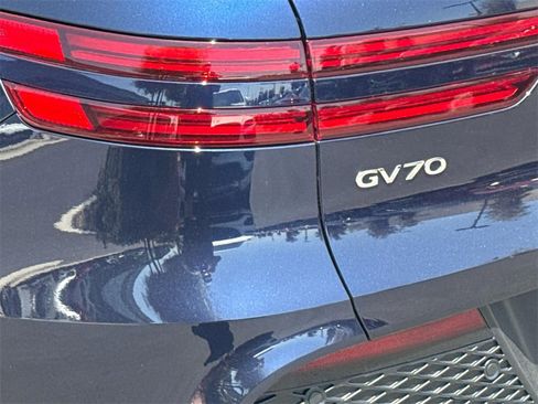 Used 2025 Genesis GV70 2.5T Select w/ Select Package image 18