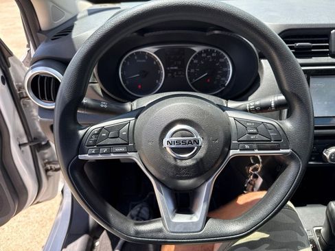 Used 2022 Nissan Versa S FWD image 21