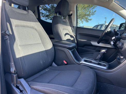 Used 2022 Chevrolet Colorado LT w/ LT Convenience Package image 13