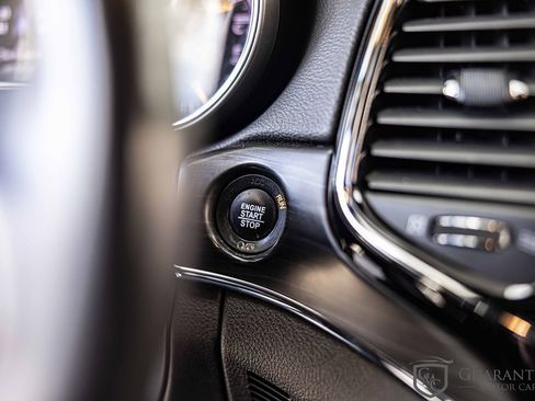 Used 2019 Jeep Grand Cherokee Limited image 26