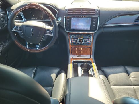 Used 2020 Lincoln Continental w/ Premium Package FWD image 11