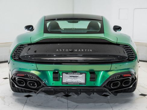 Used 2025 Aston Martin Vanquish Coupe image 40