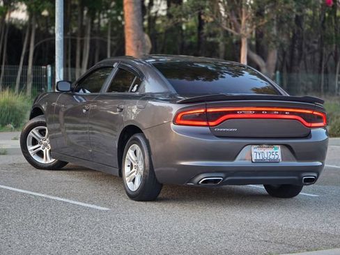 Used 2017 Dodge Charger SE RWD image 14