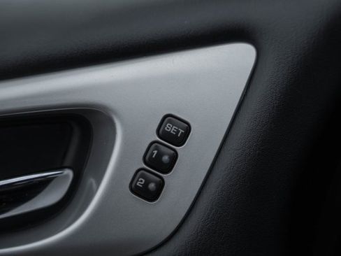 Used 2019 Nissan Pathfinder SL image 42