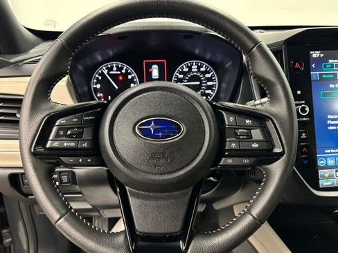 Used 2025 Subaru Forester Premium AWD/4WD image 22
