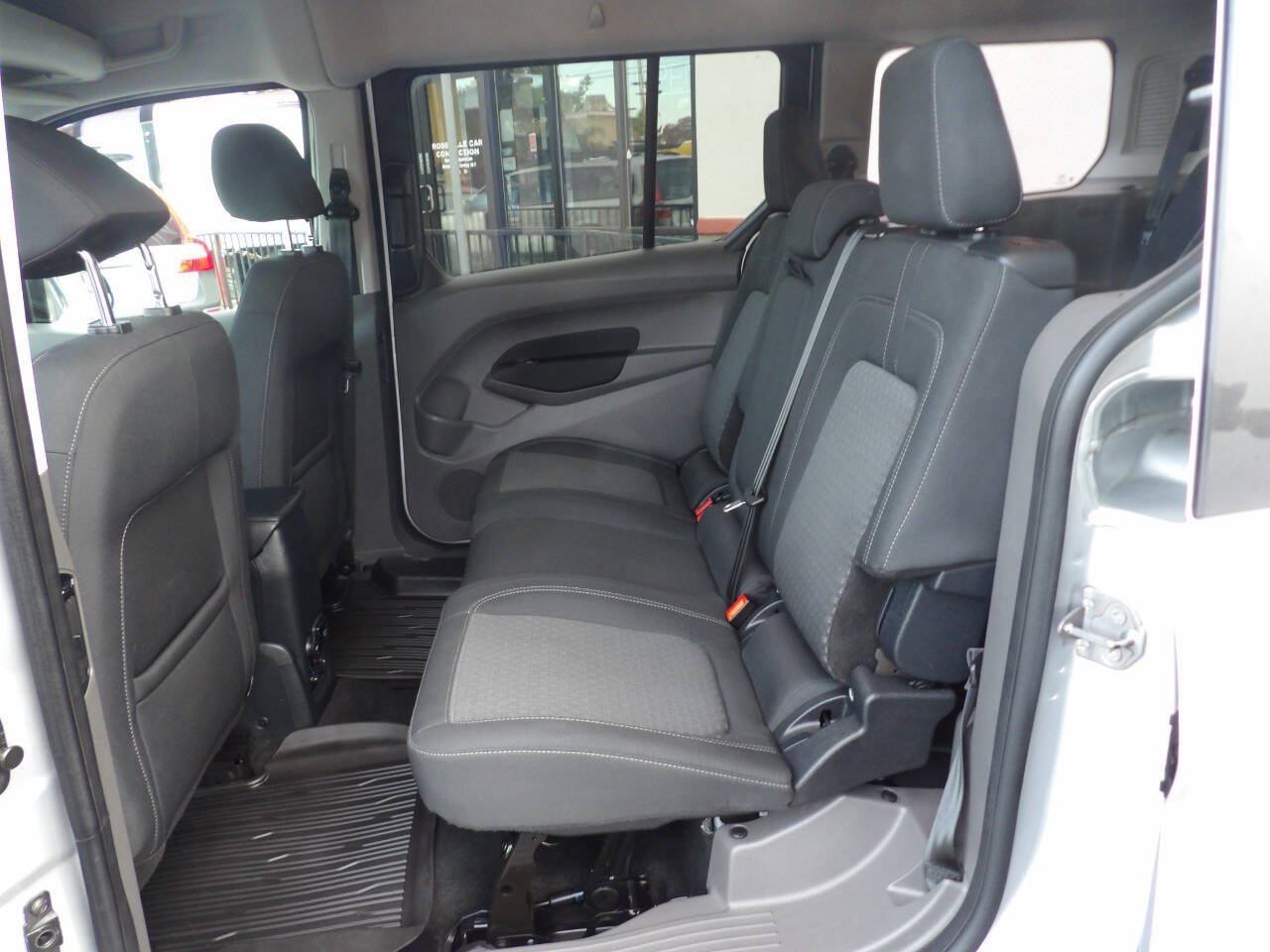 Used 2019 Ford Transit Connect XLT FWD image 9