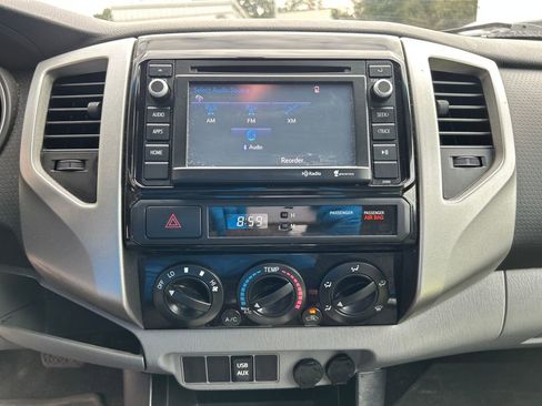 Used 2014 Toyota Tacoma PreRunner image 15