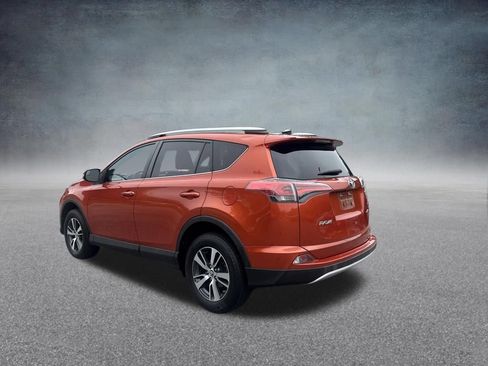 Used 2016 Toyota RAV4 XLE FWD image 3