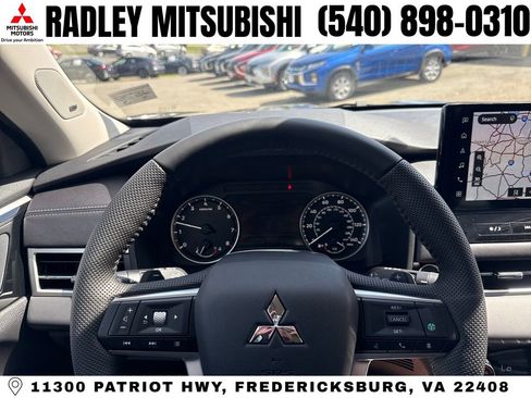 New 2026 Mitsubishi Outlander SE image 6