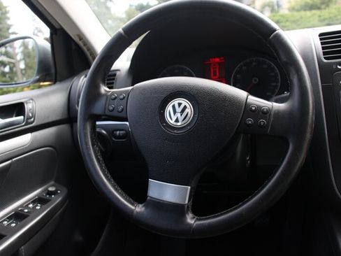 Used 2009 Volkswagen Jetta SEL FWD image 17