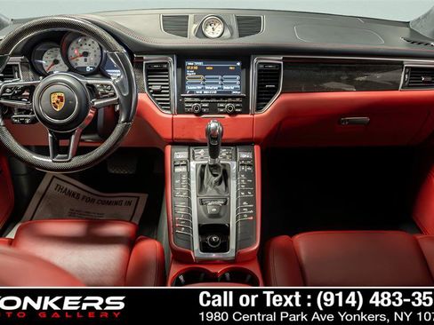 Used 2016 Porsche Macan Turbo AWD/4WD image 38
