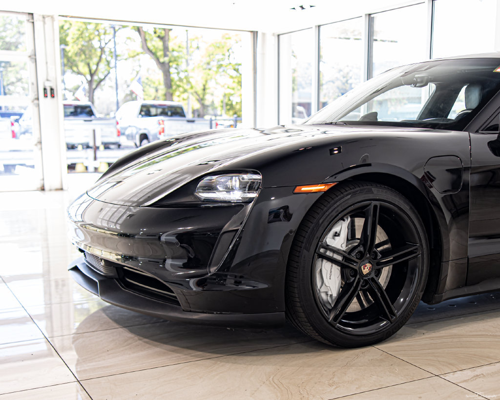 Used 2020 Porsche Taycan 4S w/ Premium Package AWD/4WD image 4