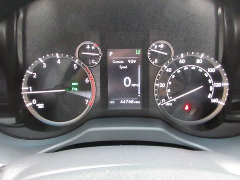 Used 2023 Lexus GX 460 w/ Black Line Special Edition AWD/4WD image 36
