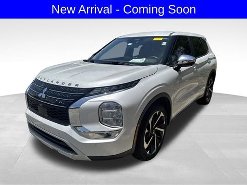 Used 2022 Mitsubishi Outlander SE FWD image 1