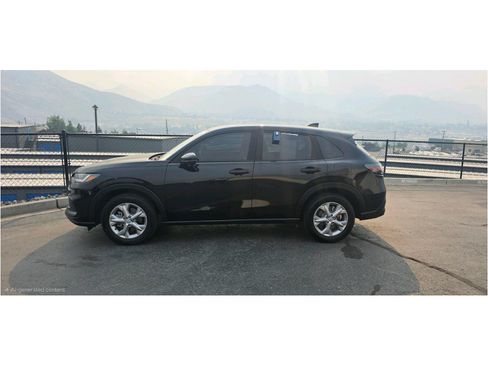 Certified 2025 Honda HR-V LX image 1
