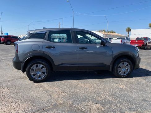 Used 2025 Nissan Kicks S FWD image 5