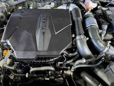 Used 2022 Hyundai Santa Fe Limited image 9