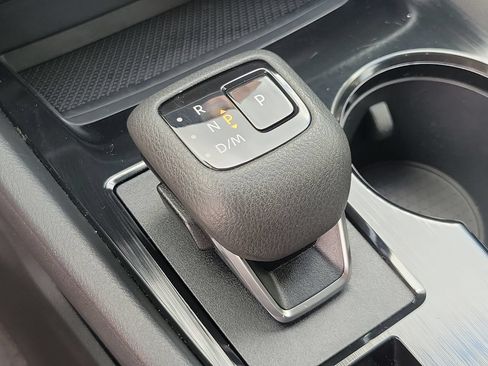 Used 2025 Nissan Rogue SV FWD image 27