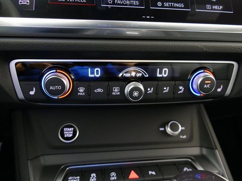 New 2025 Audi Q3 2.0T Premium image 18