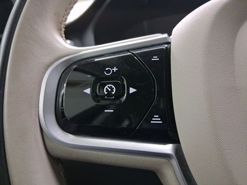 Used 2020 Volvo S60 T5 Momentum w/ Premium Package image 14