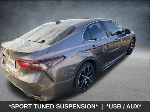 Used 2022 Toyota Camry SE image 5