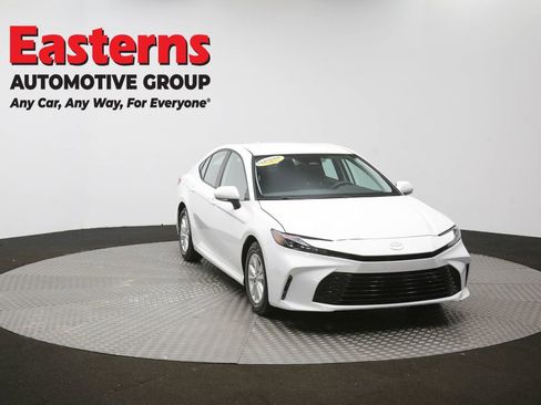 Used 2025 Toyota Camry LE FWD image 50