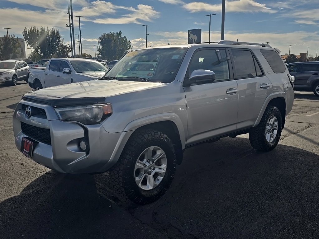Used 2018 Toyota 4Runner SR5 AWD/4WD image 7