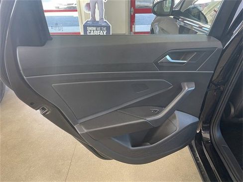 Used 2023 Volkswagen Jetta SE image 25