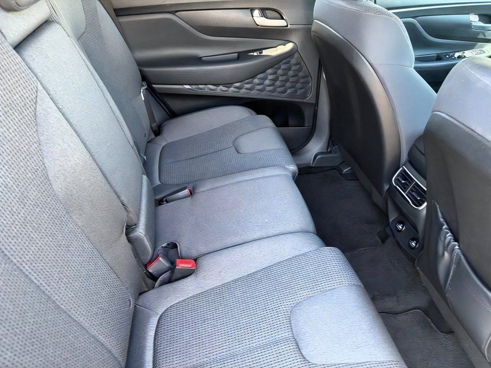 Used 2022 Hyundai Santa Fe SEL FWD image 11