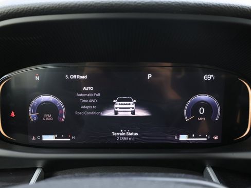 Used 2023 Jeep Wagoneer 4WD image 43