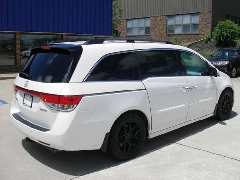 Used 2014 Honda Odyssey Touring image 5