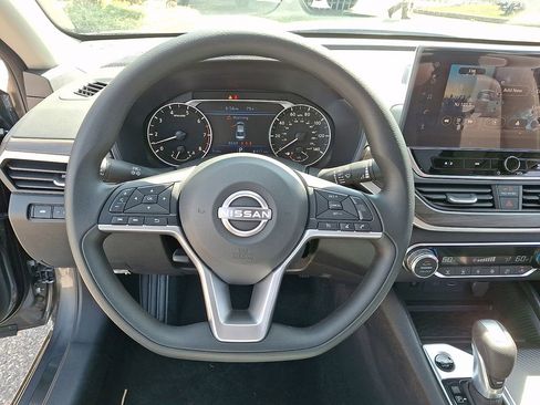 New 2026 Nissan Altima 2.5 SV w/ SV Special Edition Package AWD/4WD image 11