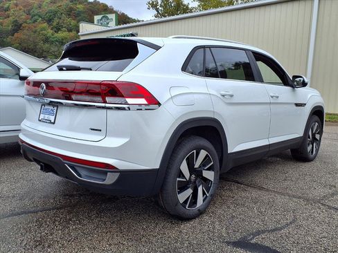 New 2026 Volkswagen Atlas Cross Sport SE image 3