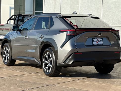 Certified 2025 Toyota bZ4X FWD image 7