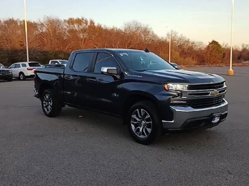 Used 2022 Chevrolet Silverado 1500 LT w/ Bed Protection Package image 2