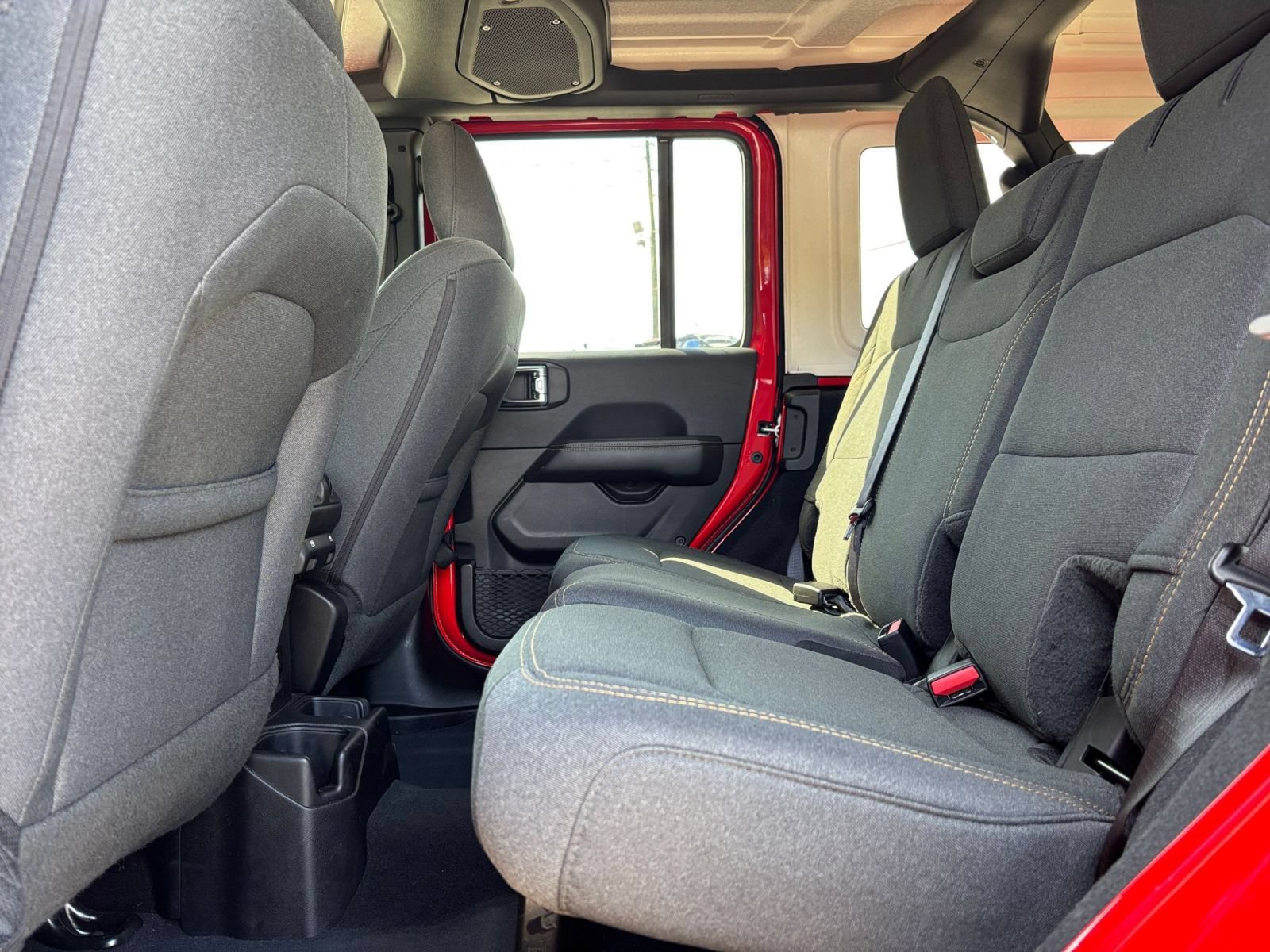 Used 2025 Jeep Wrangler Unlimited Sahara AWD/4WD image 24