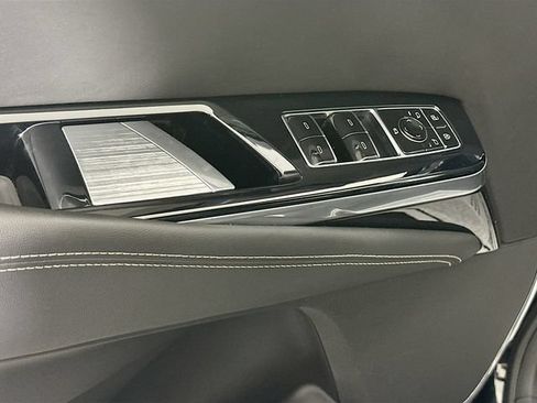 Used 2025 Cadillac Escalade Sport Platinum w/ LPO, Floor Liner Package AWD/4WD image 17