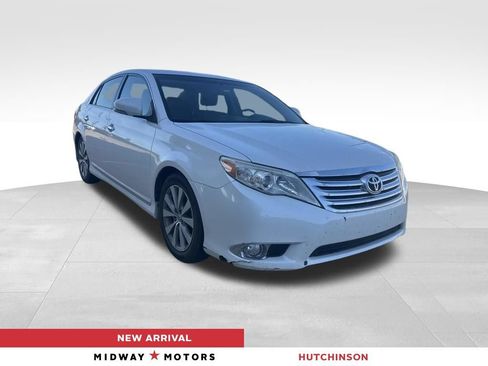 Used 2011 Toyota Avalon Limited FWD image 1