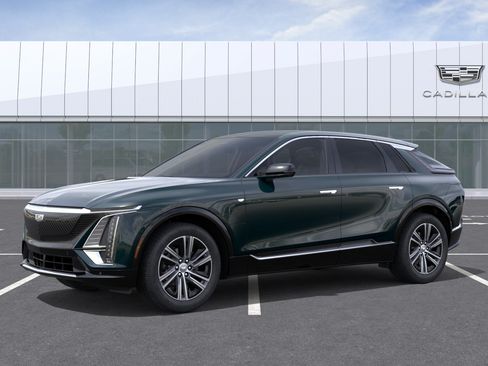 New 2026 Cadillac Lyriq Luxury RWD image 2