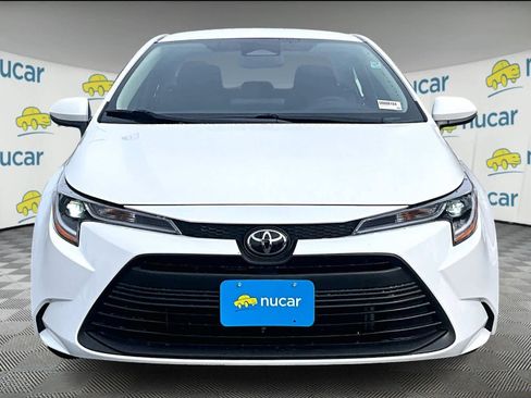 Used 2025 Toyota Corolla LE w/ LE Premium Package image 2