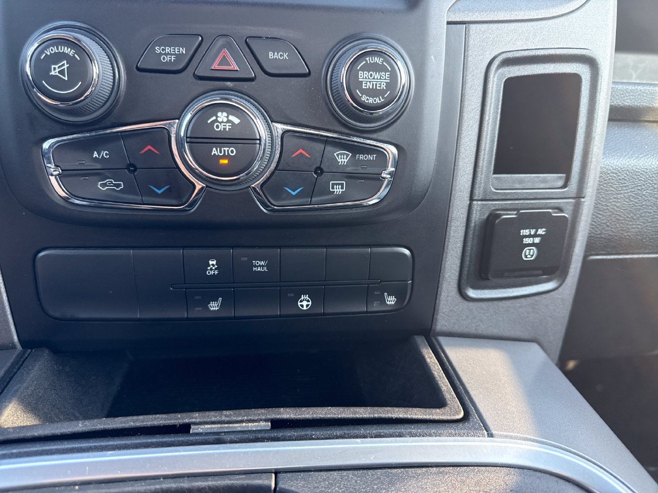 Used 2022 RAM 1500 Express w/ Wheel & Sound Group AWD/4WD image 20