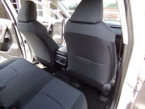 Used 2025 Toyota RAV4 XLE w/ Convenience Package FWD image 25