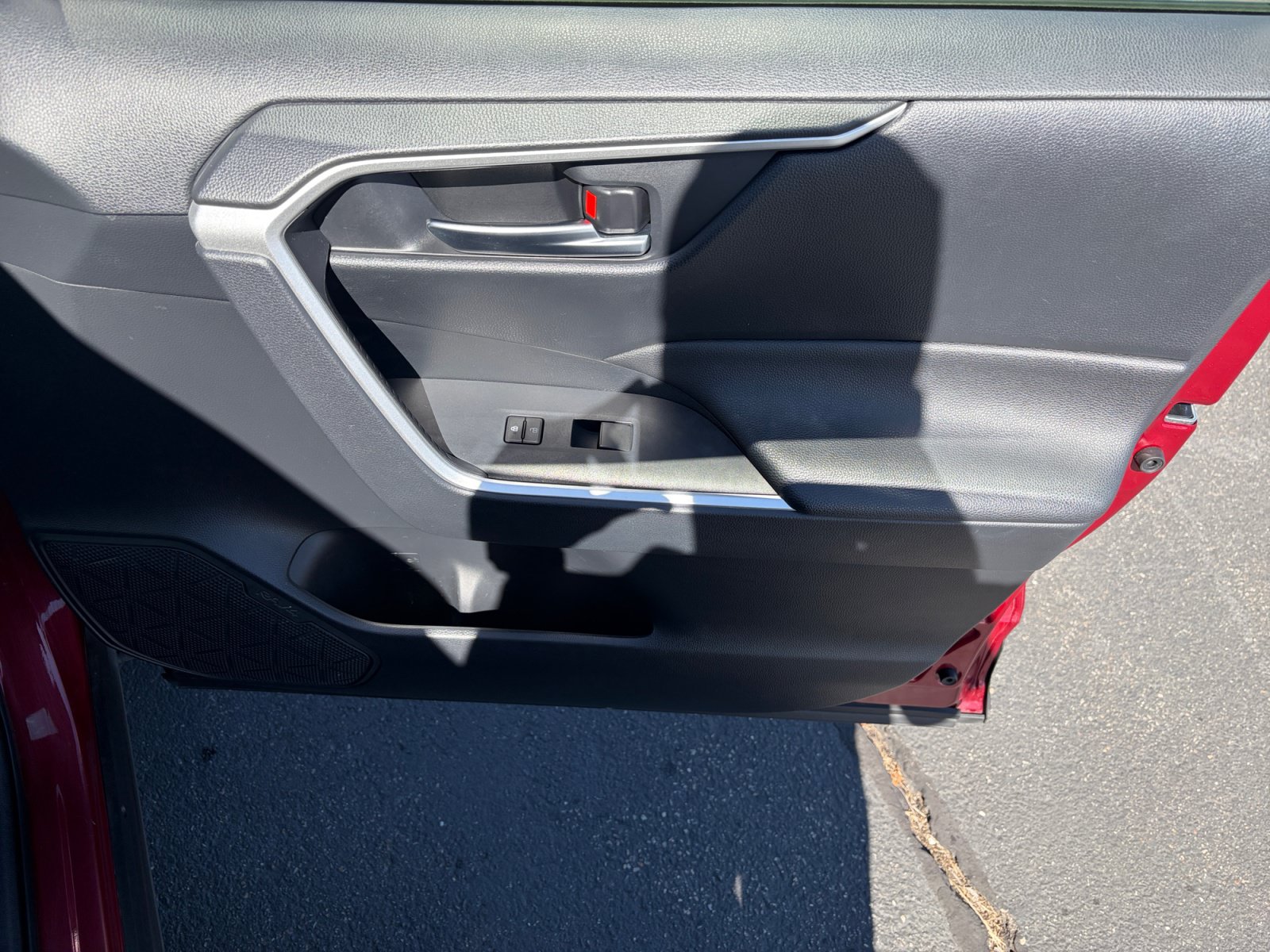 Used 2019 Toyota RAV4 XLE w/ Carpet Mat Package FWD image 27
