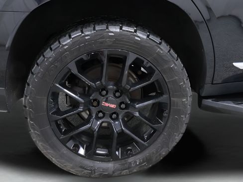 Used 2022 GMC Yukon SLT w/ SLT Luxury Package AWD/4WD image 36