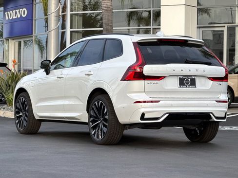 New 2026 Volvo XC60 T8 Ultra w/ Protection Package Premier image 3