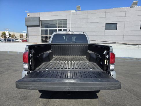 Used 2021 Toyota Tacoma TRD Sport w/ Technology Package image 25