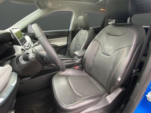 Used 2022 Jeep Compass Limited w/ Elite Group AWD/4WD image 9