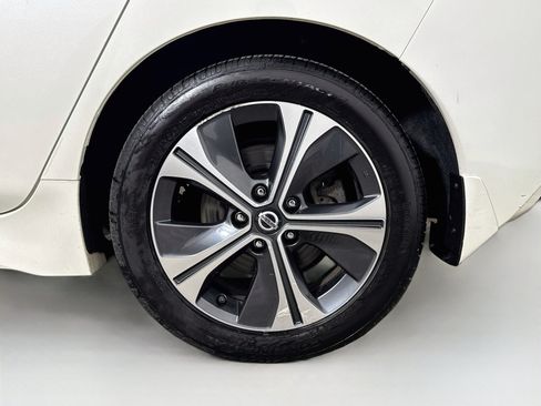 Used 2018 Nissan Leaf SL w/ SL Technology Package FWD image 27