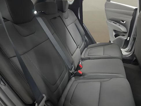 New 2026 Hyundai Tucson SE image 18